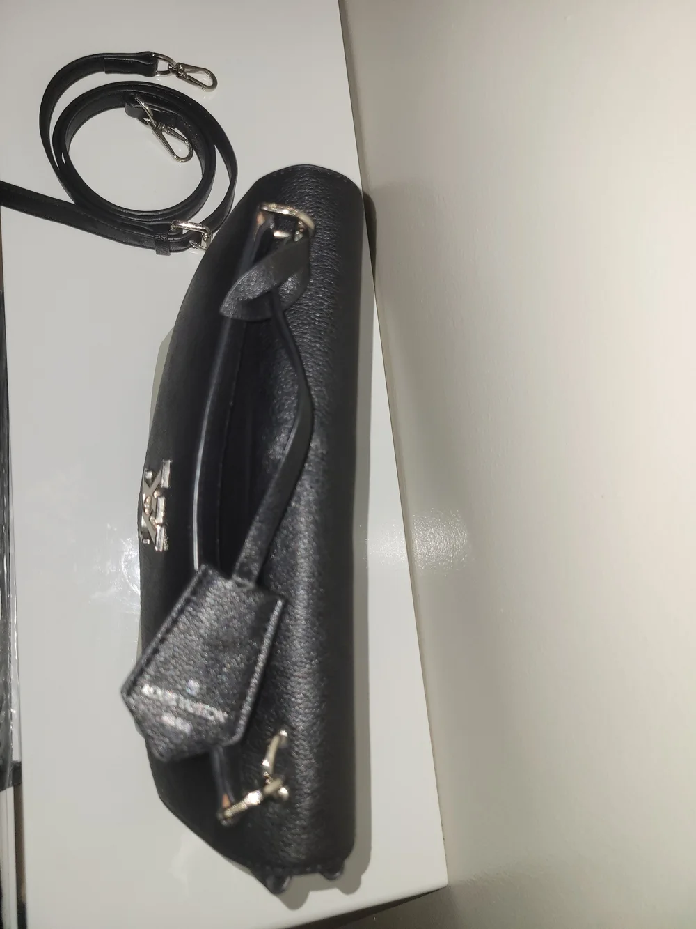 Louis Vuitton elegant louis